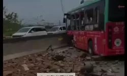 在公交车里撞了我八次：一次意外的奇遇记