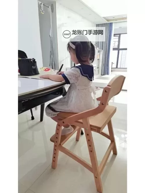 成长笔记：坐在硬邦邦的上面写作业的午后与窗外雨声的对话图1