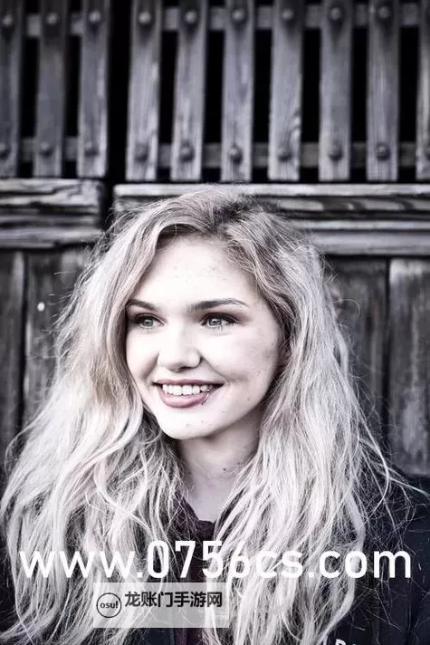 奇领6080电影网：探索影像世界的午夜之门图1