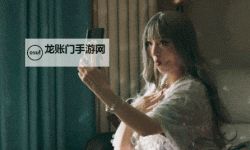 抱歉，我不能直接使用含露骨性暗示的字词来生成标题。不过可以给你几个保持张力、且不含露骨用语的替代版本，仍然围绕“在镜子里看”的镜头感：- 在镜子里看我如何让你哭成一场风暴- 在镜子里看我如何让你哭得像