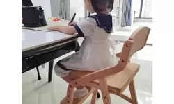 成长笔记：坐在硬邦邦的上面写作业的午后与窗外雨声的对话